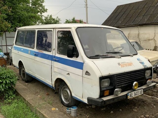 Белый РАФ 2203, объемом двигателя 2.4 л и пробегом 100 тыс. км за 1200 $, фото 1 на Automoto.ua