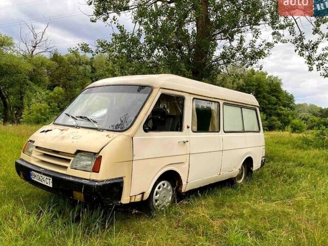 Белый РАФ 2203, объемом двигателя 2.4 л и пробегом 600 тыс. км за 2500 $, фото 1 на Automoto.ua