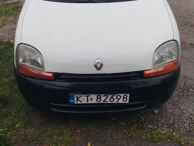 Білий Рено 10, об'ємом двигуна 1.2 л та пробігом 250 тис. км за 1200 $, фото 1 на Automoto.ua