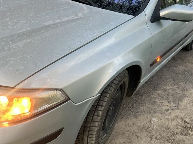 Сірий Рено 10, об'ємом двигуна 1.9 л та пробігом 257 тис. км за 1850 $, фото 1 на Automoto.ua