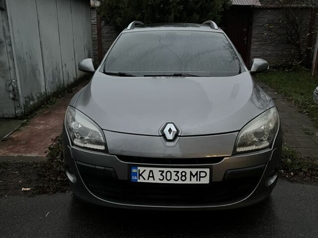 Серый Рено 10, объемом двигателя 1.6 л и пробегом 3 тыс. км за 7500 $, фото 1 на Automoto.ua