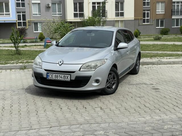 Серый Рено 10, объемом двигателя 1.5 л и пробегом 330 тыс. км за 5800 $, фото 1 на Automoto.ua