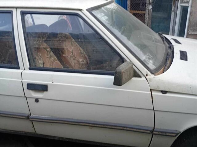 Білий Рено 11, об'ємом двигуна 0 л та пробігом 3 тис. км за 671 $, фото 1 на Automoto.ua
