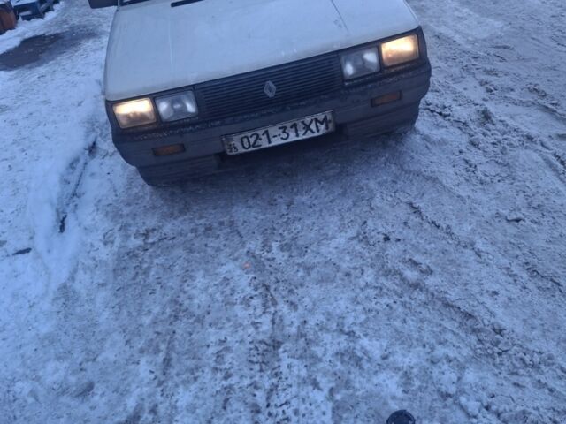 Белый Рено 11, объемом двигателя 1.4 л и пробегом 396 тыс. км за 1150 $, фото 1 на Automoto.ua