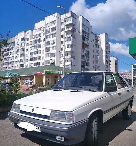 Белый Рено 11, объемом двигателя 1.7 л и пробегом 100 тыс. км за 1999 $, фото 1 на Automoto.ua