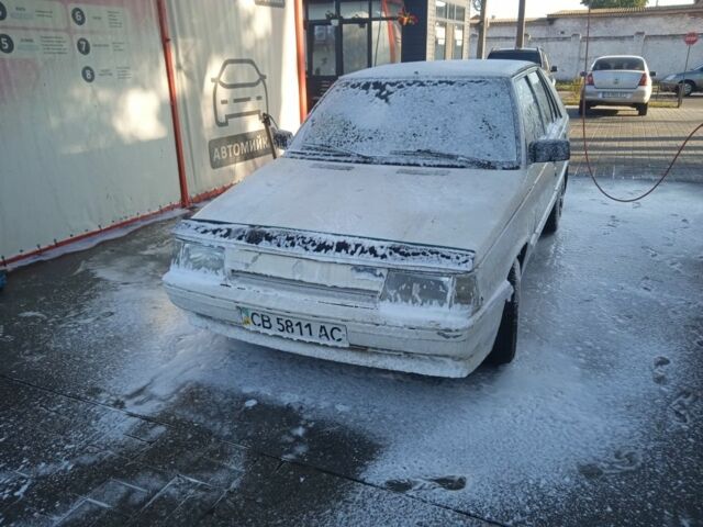 Белый Рено 11, объемом двигателя 1 л и пробегом 500 тыс. км за 677 $, фото 1 на Automoto.ua