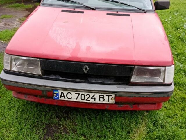 Красный Рено 11, объемом двигателя 1.4 л и пробегом 1 тыс. км за 500 $, фото 1 на Automoto.ua