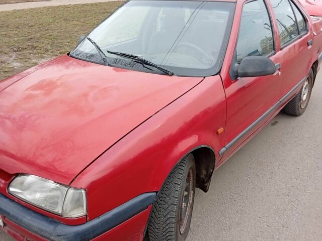 Красный Рено 11, объемом двигателя 1.6 л и пробегом 22 тыс. км за 1700 $, фото 1 на Automoto.ua