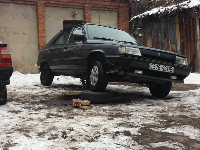 Сірий Рено 11, об'ємом двигуна 0.17 л та пробігом 321 тис. км за 850 $, фото 1 на Automoto.ua