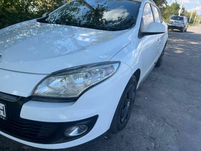 Белый Рено 12, объемом двигателя 1.5 л и пробегом 256 тыс. км за 7000 $, фото 1 на Automoto.ua