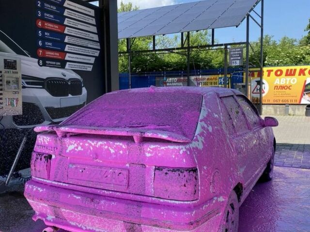 Белый Рено 19, объемом двигателя 1.7 л и пробегом 300 тыс. км за 1400 $, фото 1 на Automoto.ua