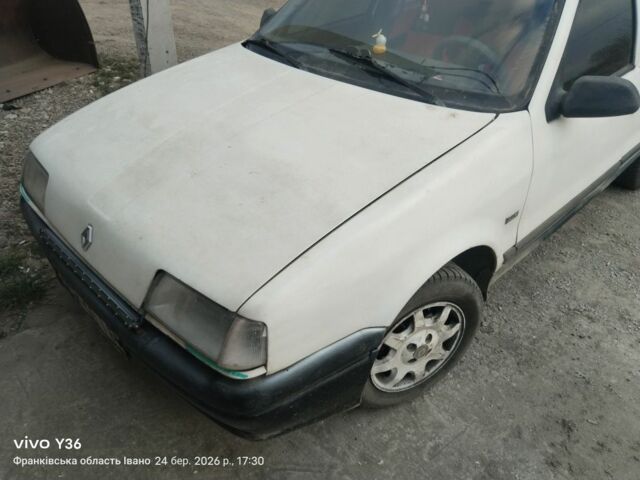 Білий Рено 19, об'ємом двигуна 0 л та пробігом 380 тис. км за 677 $, фото 1 на Automoto.ua