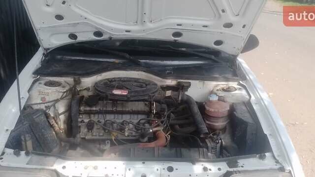 Белый Рено 19, объемом двигателя 1.7 л и пробегом 378 тыс. км за 1250 $, фото 1 на Automoto.ua
