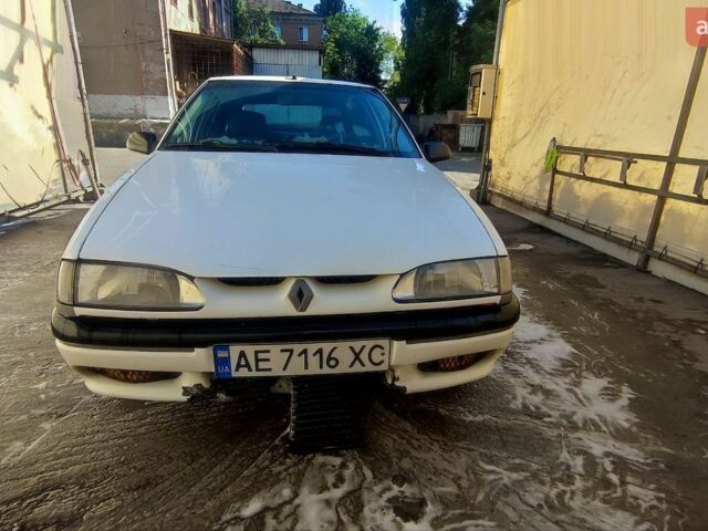 Белый Рено 19, объемом двигателя 1.4 л и пробегом 270 тыс. км за 999 $, фото 1 на Automoto.ua