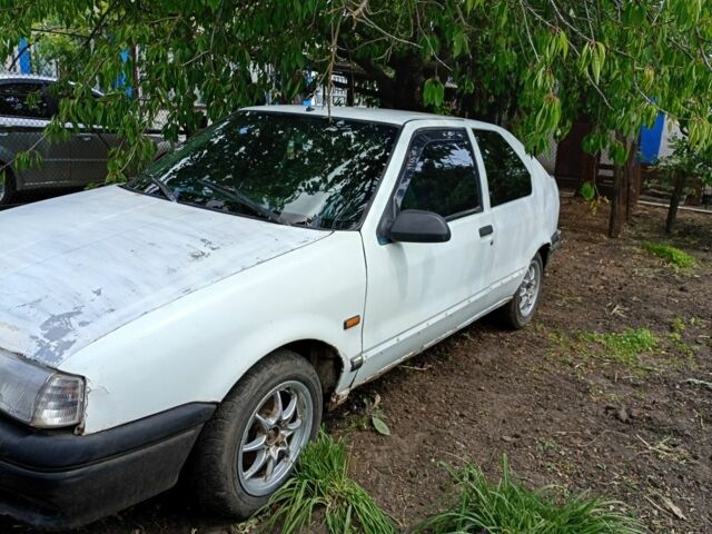 Белый Рено 19, объемом двигателя 0 л и пробегом 2 тыс. км за 291 $, фото 1 на Automoto.ua