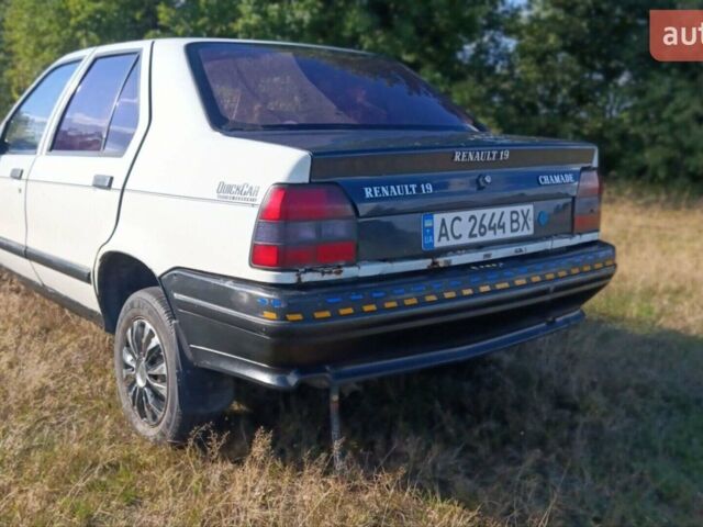 Білий Рено 19, об'ємом двигуна 1.4 л та пробігом 267 тис. км за 700 $, фото 1 на Automoto.ua