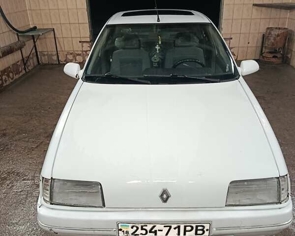 Белый Рено 19, объемом двигателя 1.4 л и пробегом 311 тыс. км за 800 $, фото 1 на Automoto.ua