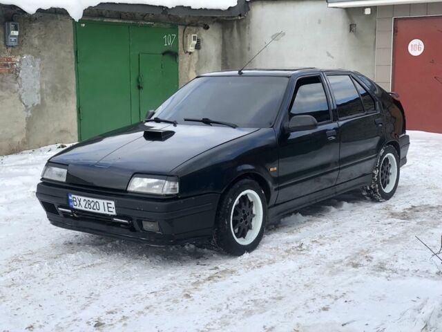 Черный Рено 19, объемом двигателя 1.8 л и пробегом 197 тыс. км за 1450 $, фото 1 на Automoto.ua