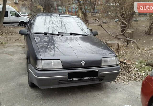 Черный Рено 19, объемом двигателя 1.7 л и пробегом 386 тыс. км за 1000 $, фото 1 на Automoto.ua