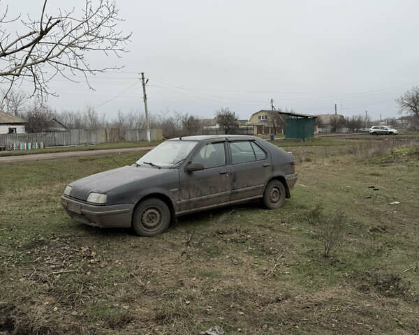 Черный Рено 19, объемом двигателя 1.7 л и пробегом 386 тыс. км за 1300 $, фото 1 на Automoto.ua