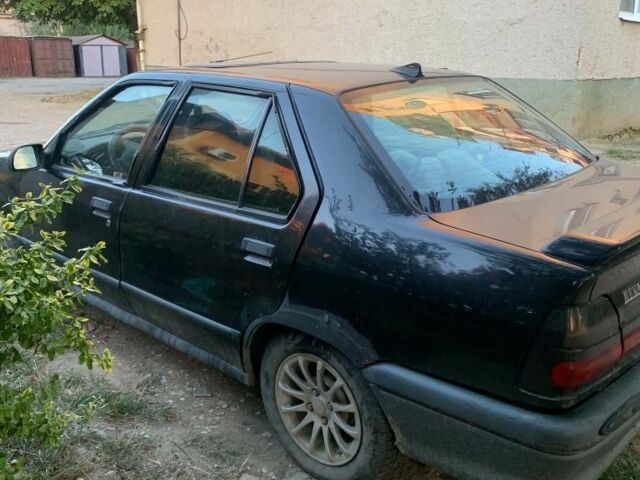 Черный Рено 19, объемом двигателя 0 л и пробегом 267 тыс. км за 404 $, фото 1 на Automoto.ua