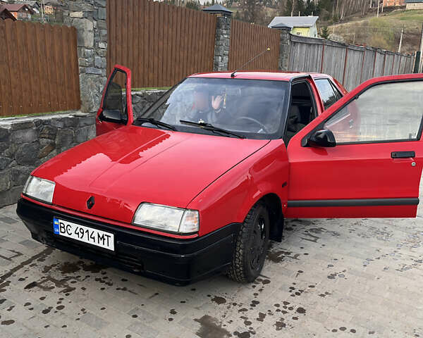 Красный Рено 19, объемом двигателя 1.4 л и пробегом 210 тыс. км за 1600 $, фото 1 на Automoto.ua