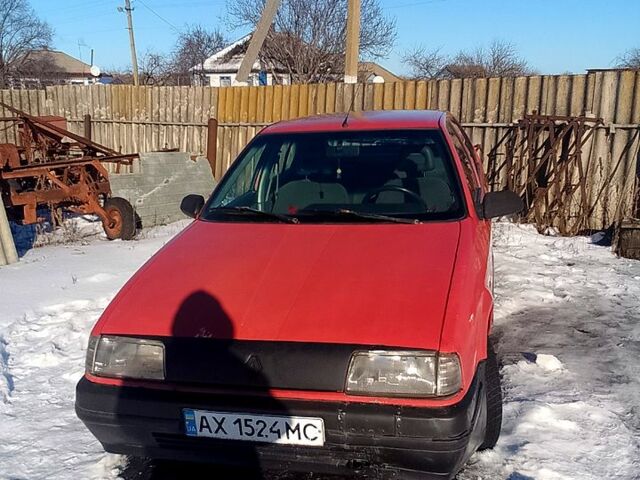 Красный Рено 19, объемом двигателя 1.4 л и пробегом 328 тыс. км за 750 $, фото 1 на Automoto.ua