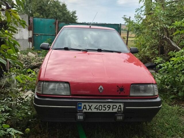 Красный Рено 19, объемом двигателя 1.7 л и пробегом 245 тыс. км за 1800 $, фото 1 на Automoto.ua