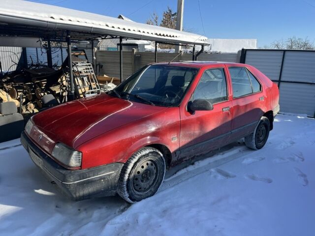 Красный Рено 19, объемом двигателя 1.7 л и пробегом 237 тыс. км за 1300 $, фото 1 на Automoto.ua