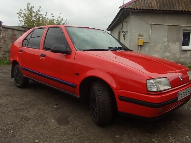 Красный Рено 19, объемом двигателя 1.7 л и пробегом 300 тыс. км за 2500 $, фото 1 на Automoto.ua