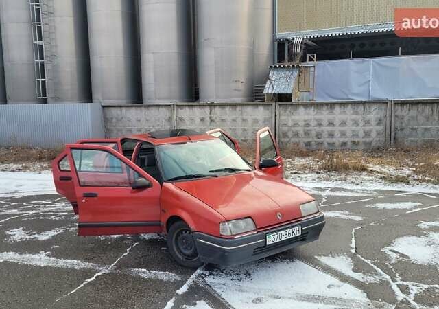 Красный Рено 19, объемом двигателя 1.4 л и пробегом 360 тыс. км за 2250 $, фото 1 на Automoto.ua