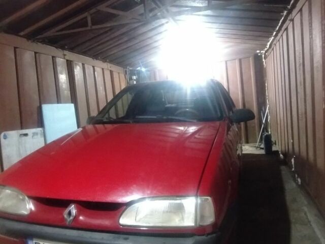Красный Рено 19, объемом двигателя 1.7 л и пробегом 3 тыс. км за 406 $, фото 1 на Automoto.ua