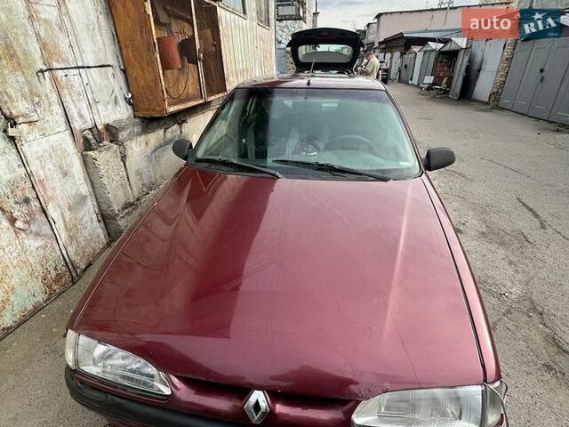 Красный Рено 19, объемом двигателя 1.7 л и пробегом 346 тыс. км за 1100 $, фото 1 на Automoto.ua