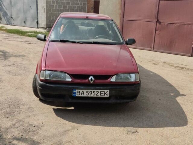 Красный Рено 19, объемом двигателя 1.4 л и пробегом 290 тыс. км за 1100 $, фото 1 на Automoto.ua