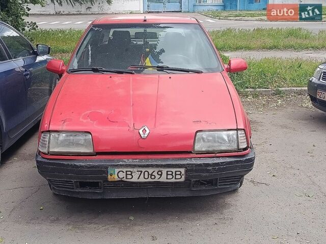 Красный Рено 19, объемом двигателя 1.87 л и пробегом 80 тыс. км за 500 $, фото 1 на Automoto.ua