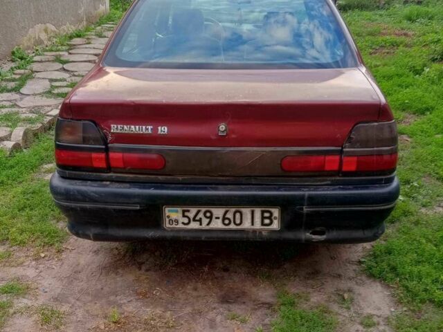 Червоний Рено 19, об'ємом двигуна 1.4 л та пробігом 300 тис. км за 700 $, фото 1 на Automoto.ua