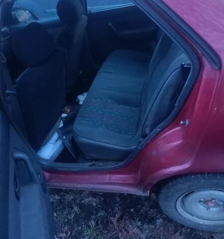 Червоний Рено 19, об'ємом двигуна 1.39 л та пробігом 300 тис. км за 1000 $, фото 1 на Automoto.ua