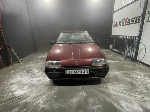 Красный Рено 19, объемом двигателя 1.4 л и пробегом 200 тыс. км за 300 $, фото 1 на Automoto.ua