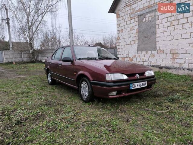 Красный Рено 19, объемом двигателя 1.6 л и пробегом 300 тыс. км за 800 $, фото 1 на Automoto.ua