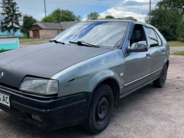 Серый Рено 19, объемом двигателя 1.4 л и пробегом 300 тыс. км за 603 $, фото 1 на Automoto.ua