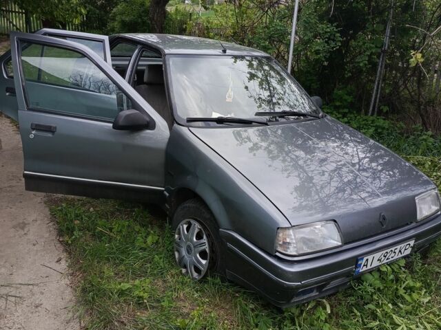 Серый Рено 19, объемом двигателя 1.7 л и пробегом 30 тыс. км за 700 $, фото 1 на Automoto.ua