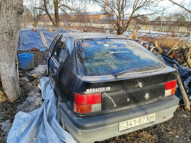 Сірий Рено 19, об'ємом двигуна 0 л та пробігом 50 тис. км за 500 $, фото 1 на Automoto.ua