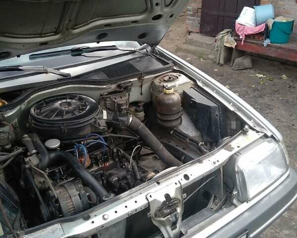 Серый Рено 19, объемом двигателя 1.4 л и пробегом 280 тыс. км за 1500 $, фото 1 на Automoto.ua