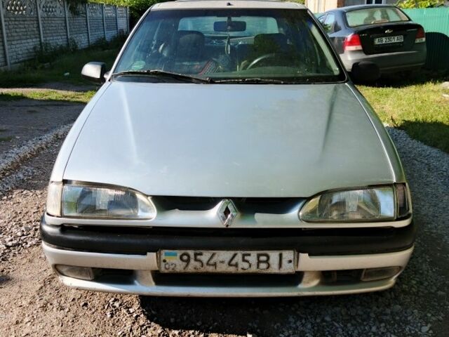Серый Рено 19, объемом двигателя 1.8 л и пробегом 300 тыс. км за 402 $, фото 1 на Automoto.ua