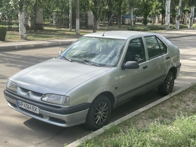 Серый Рено 19, объемом двигателя 1.8 л и пробегом 195 тыс. км за 800 $, фото 1 на Automoto.ua