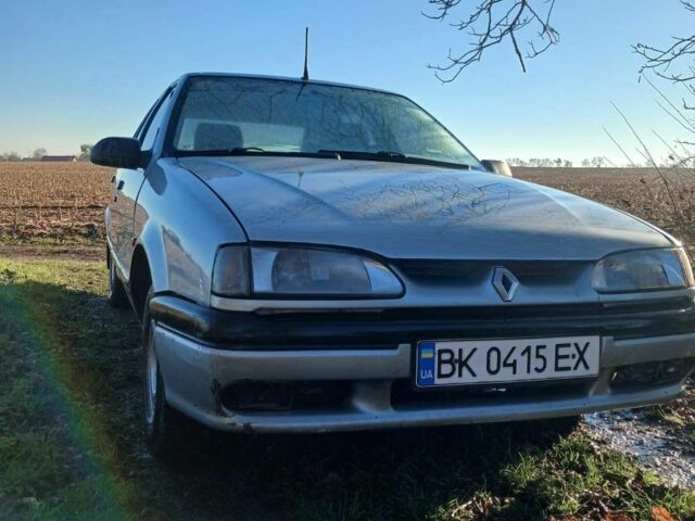 Серый Рено 19, объемом двигателя 0 л и пробегом 300 тыс. км за 900 $, фото 1 на Automoto.ua