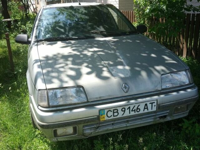 Серый Рено 19, объемом двигателя 1 л и пробегом 170 тыс. км за 1000 $, фото 1 на Automoto.ua