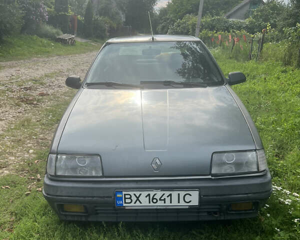 Серый Рено 19, объемом двигателя 1.4 л и пробегом 230 тыс. км за 500 $, фото 1 на Automoto.ua