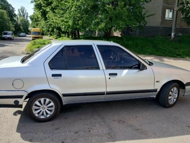 Серый Рено 19, объемом двигателя 0 л и пробегом 500 тыс. км за 954 $, фото 1 на Automoto.ua