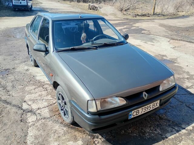 Серый Рено 19, объемом двигателя 1.4 л и пробегом 400 тыс. км за 1500 $, фото 1 на Automoto.ua